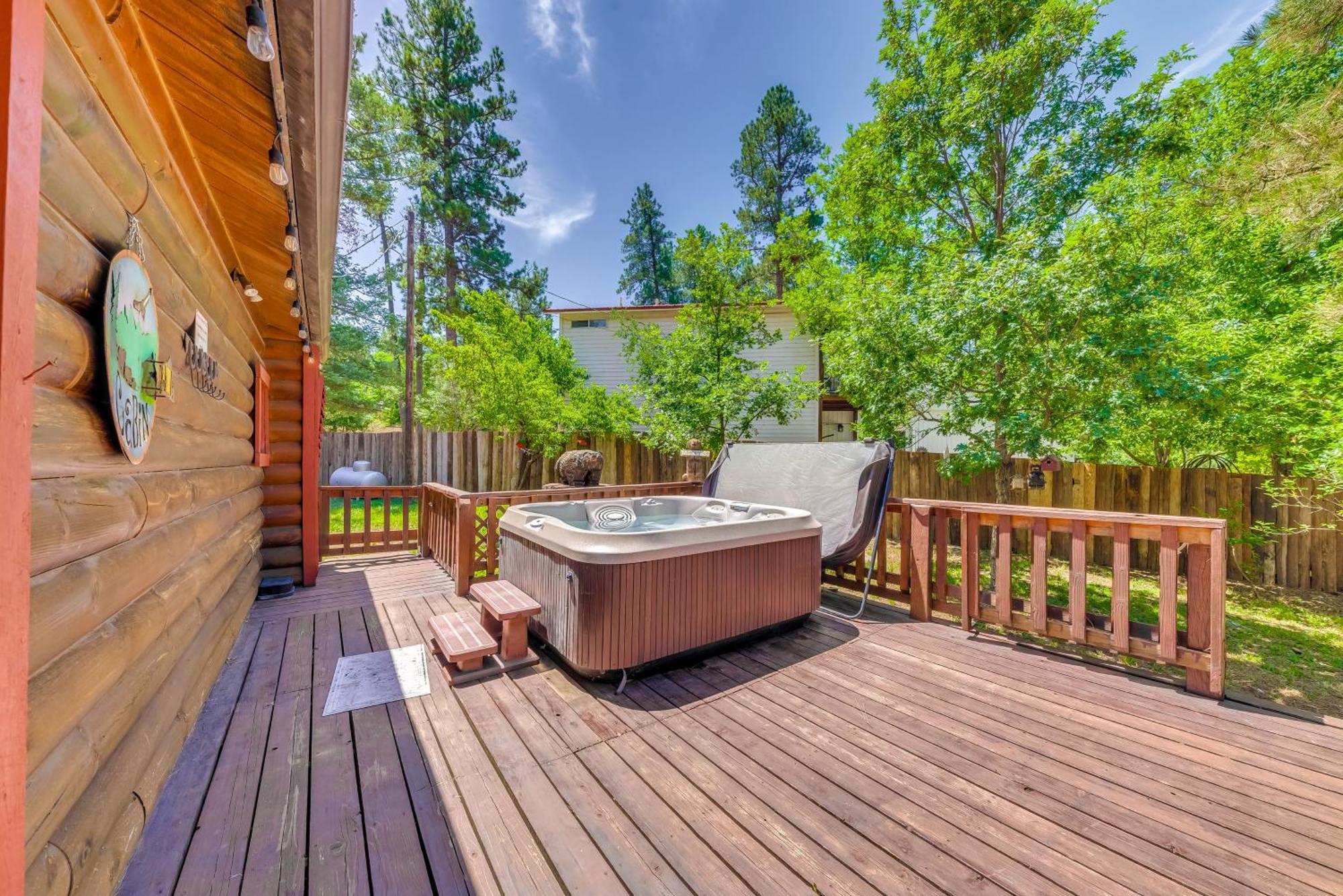 Unique Bear Country Cabin In Ruidoso With Hot Tub! المظهر الخارجي الصورة