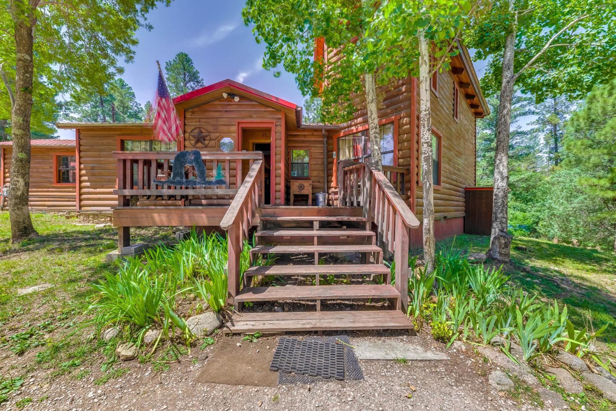 Unique Bear Country Cabin In Ruidoso With Hot Tub! المظهر الخارجي الصورة